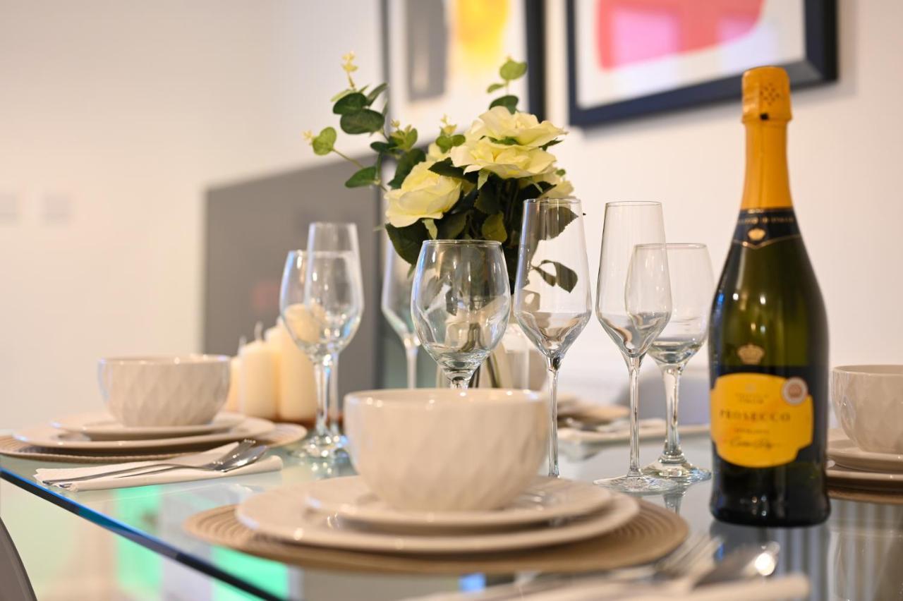 Ferienwohnung Luxury 4 Bed House With Gated Parking In The Heart Of Birmingham! Exterior foto