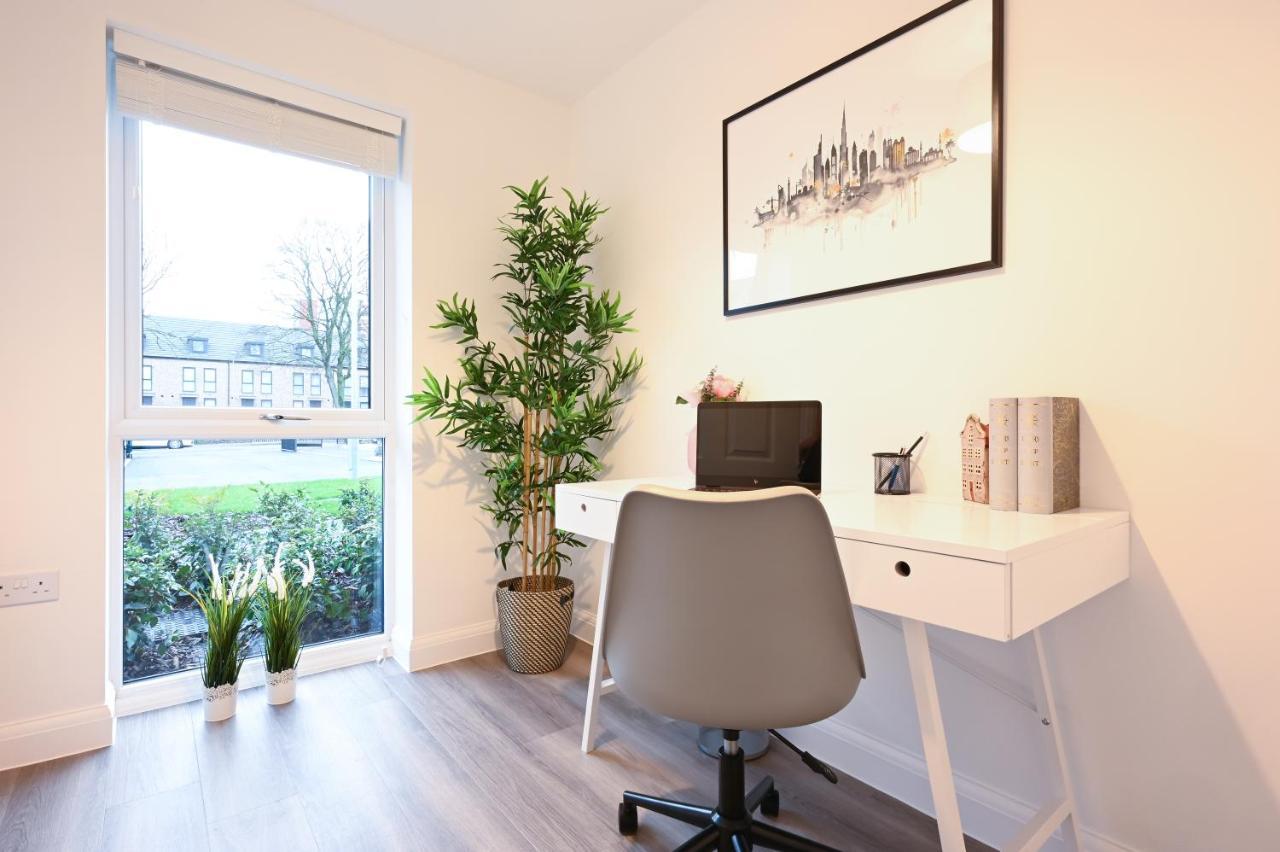 Ferienwohnung Luxury 4 Bed House With Gated Parking In The Heart Of Birmingham! Exterior foto
